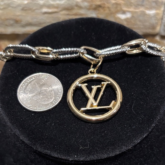 Gold/Silver two tone Designer Logo Pendant Chain Necklace - Picture 5 of 5